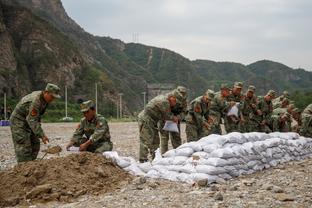 詹俊：国足末战451阵型更合理，先用谭龙消耗再上武磊&张玉宁